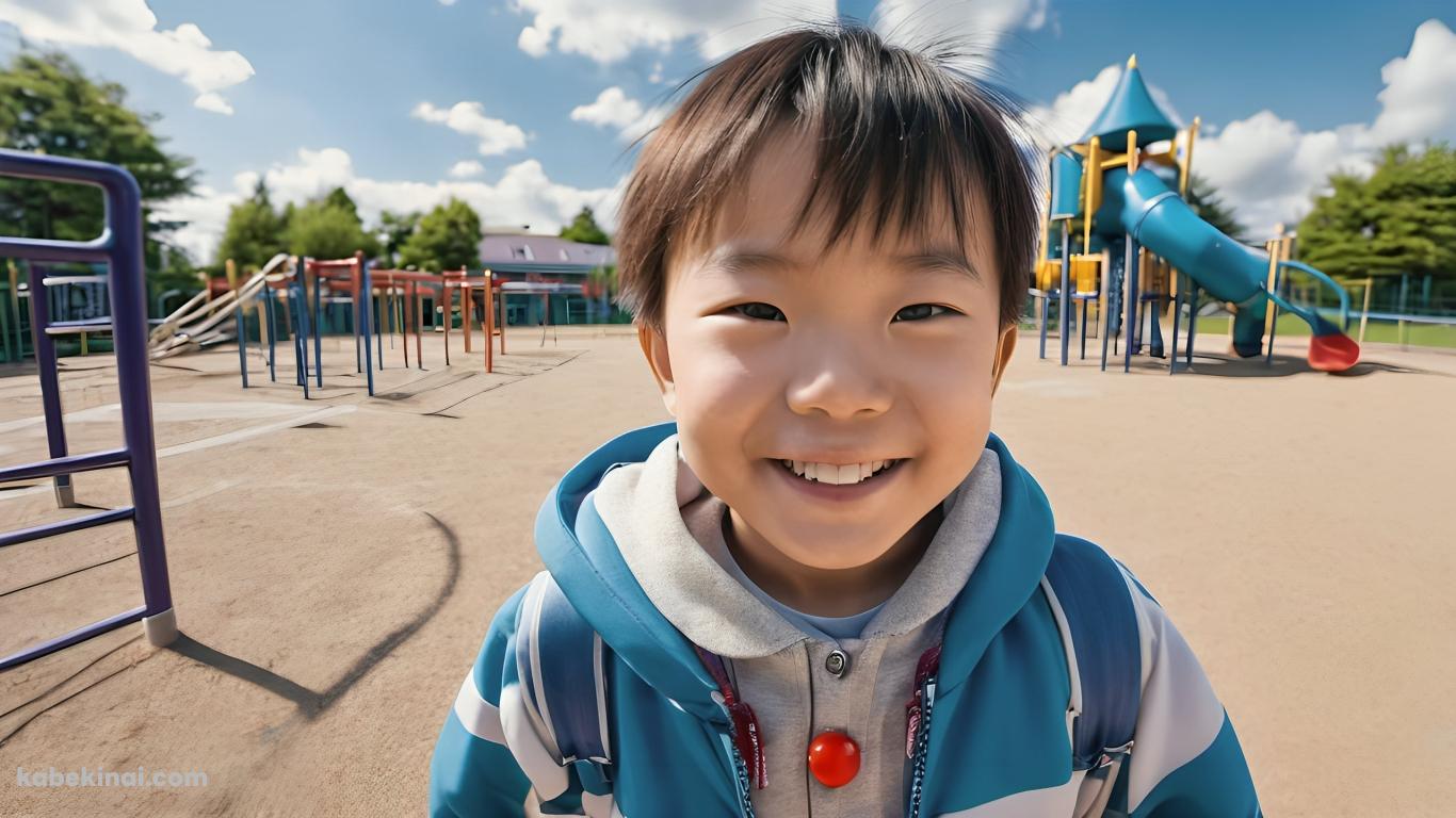 青い服を着た笑顔の男の子 / 公園 / 遊具の壁紙(1366px x 768px) 高画質 パソコン用