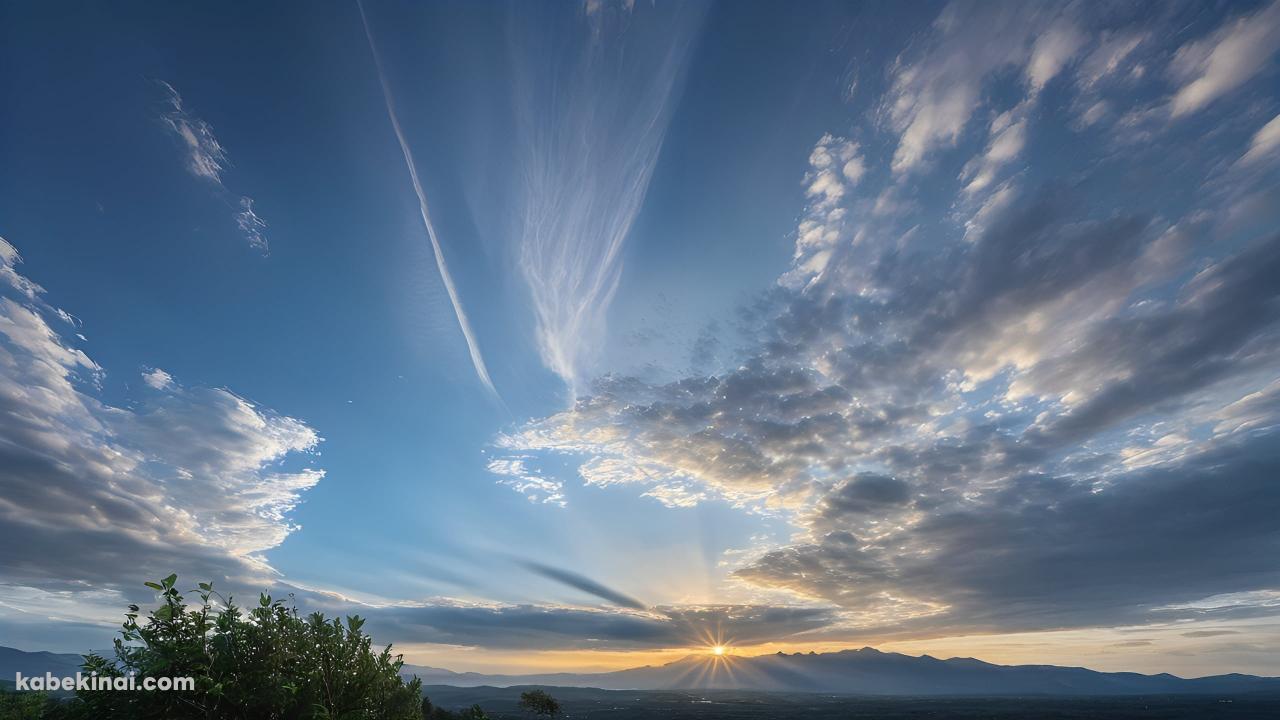 夕陽と綺麗な雲と山の壁紙(1280px x 720px) 高画質 パソコン用