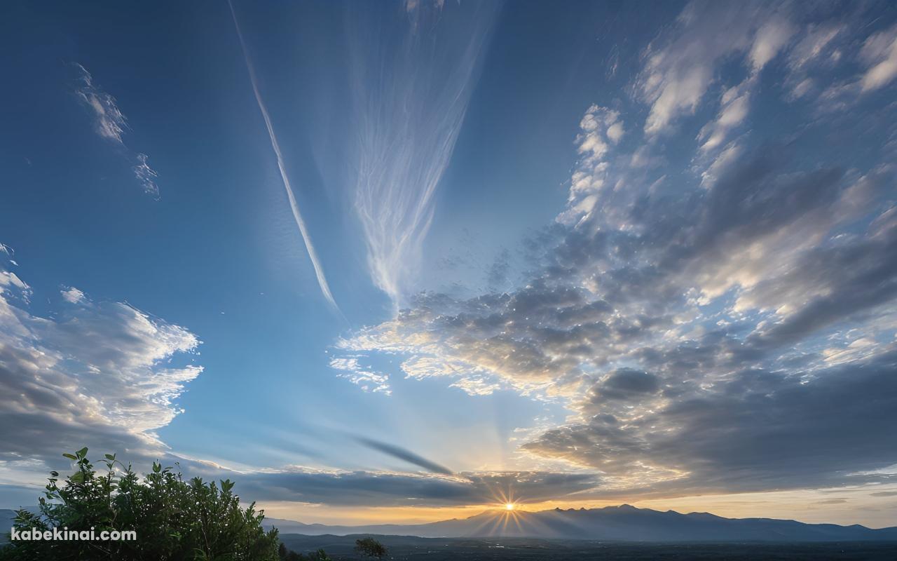 夕陽と綺麗な雲と山の壁紙(1280px x 800px) 高画質 パソコン用